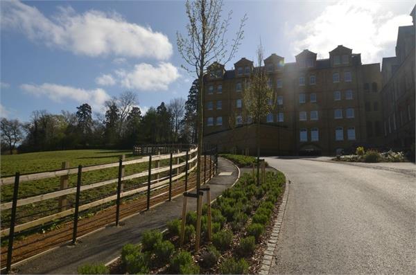 Holborn Close, Mill Hill